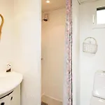 4 Person In בית נופש
